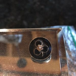 Vintage clover pin🌺